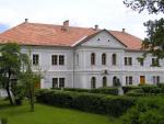 REVÚCA - Novšia budova Prvého slovenského gymnázia